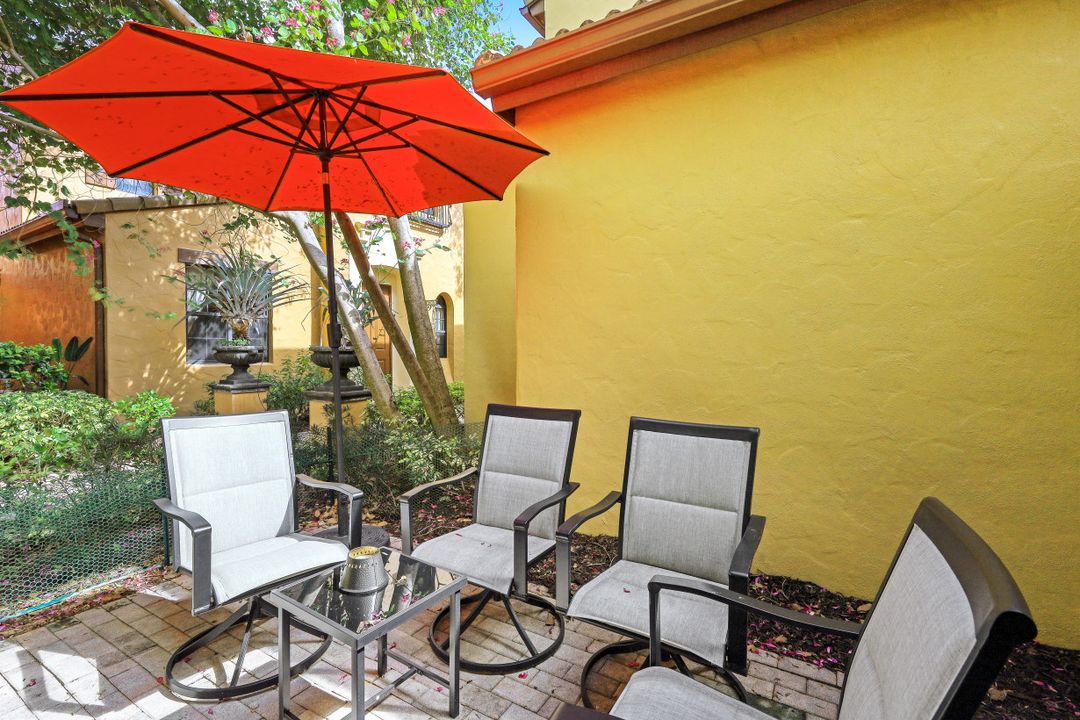 9128 Delano St #89-2, Naples, FL 34113