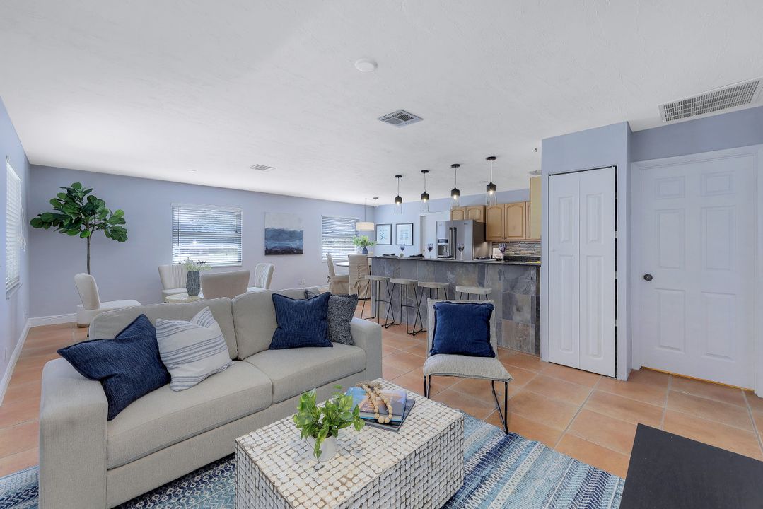 1239 Cooper Dr, Naples, FL 34103