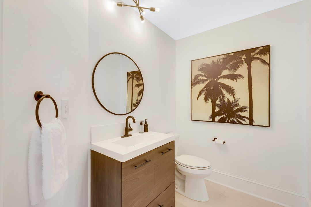 70 Thorncrest Ln, Naples, FL 34113