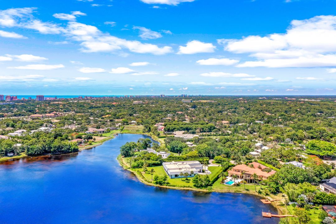 427 Ridge Ct, Naples, FL 34108