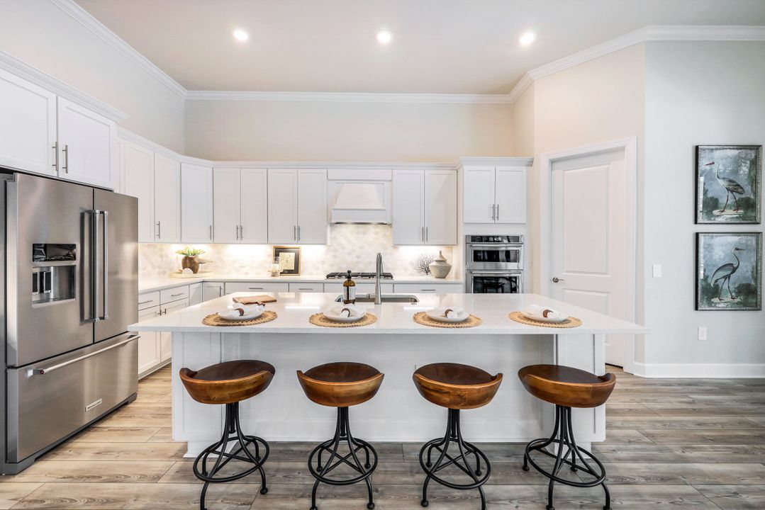 9528 Curlew Dr, Naples, FL 34120