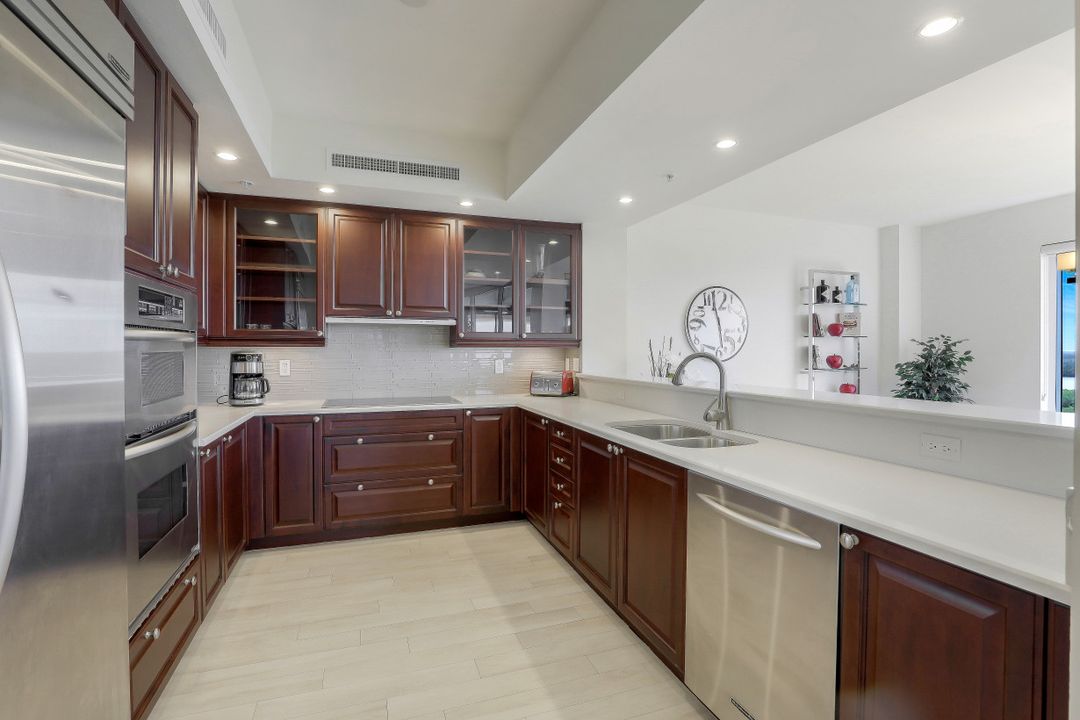 1050 Borghese Ln #804, Naples, FL 34114