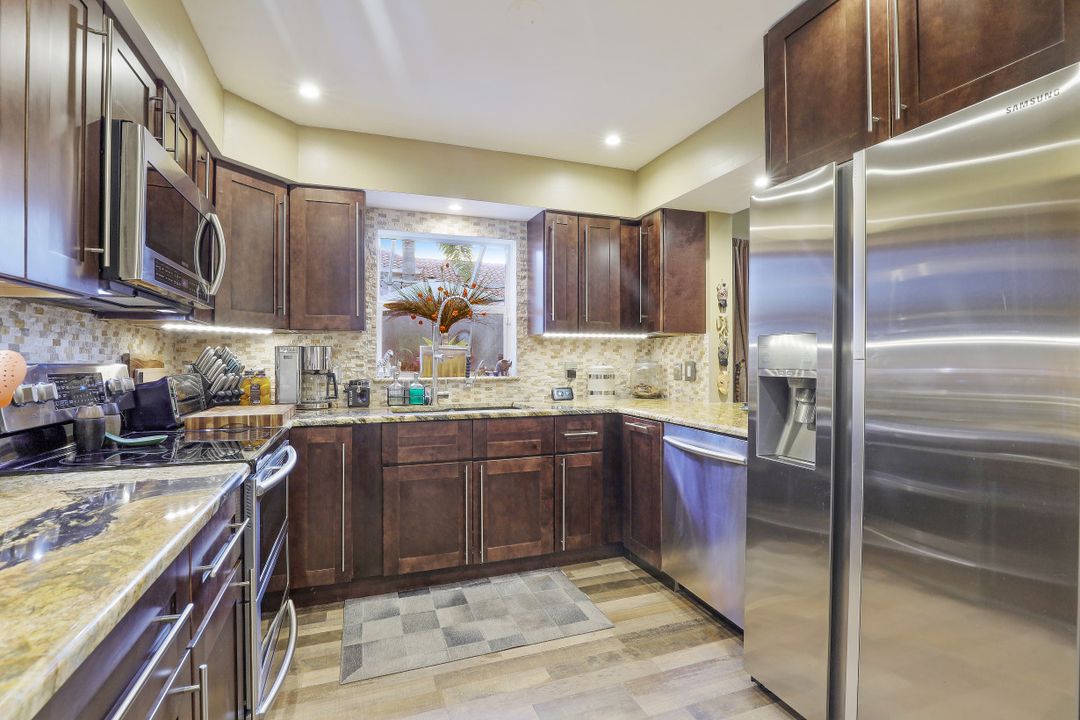 4259 Covey Cir, Naples, FL 34109