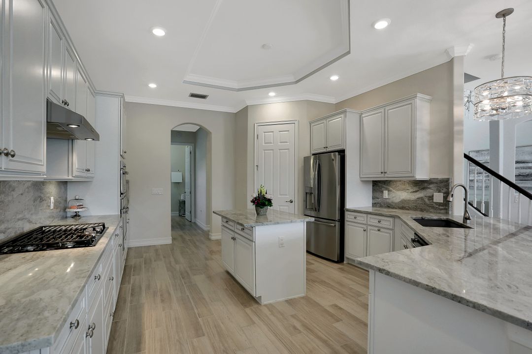 2296 Somerset Pl, Naples, FL 34120