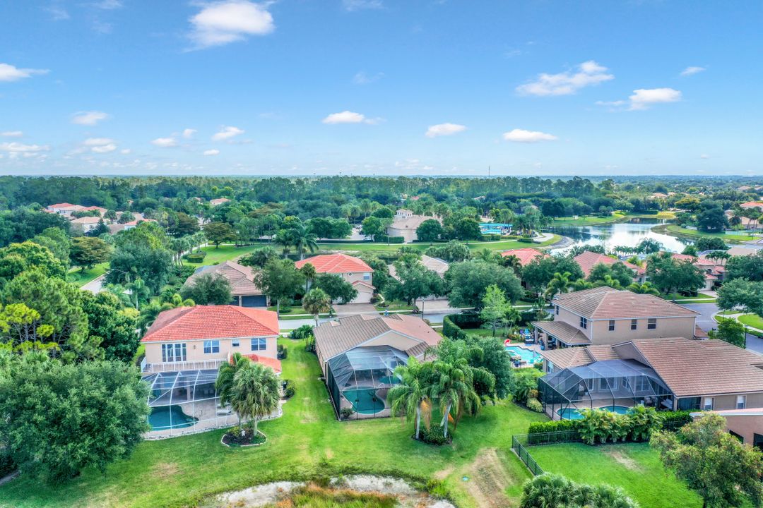 1427 King Sago Ct, Naples, FL 34119