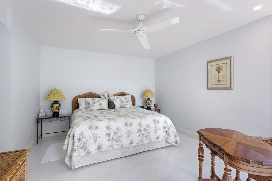 4051 Gulf Shore Blvd N #806, Naples, FL 34103