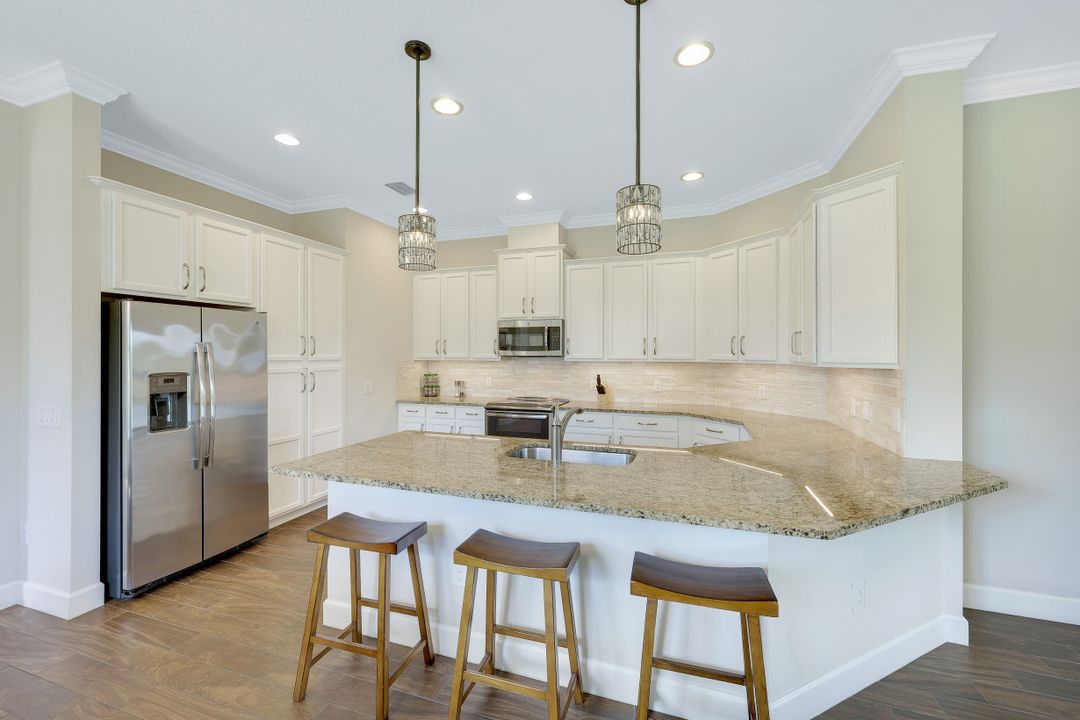 9160 Isla Bella Cir, Bonita Springs, FL 34135