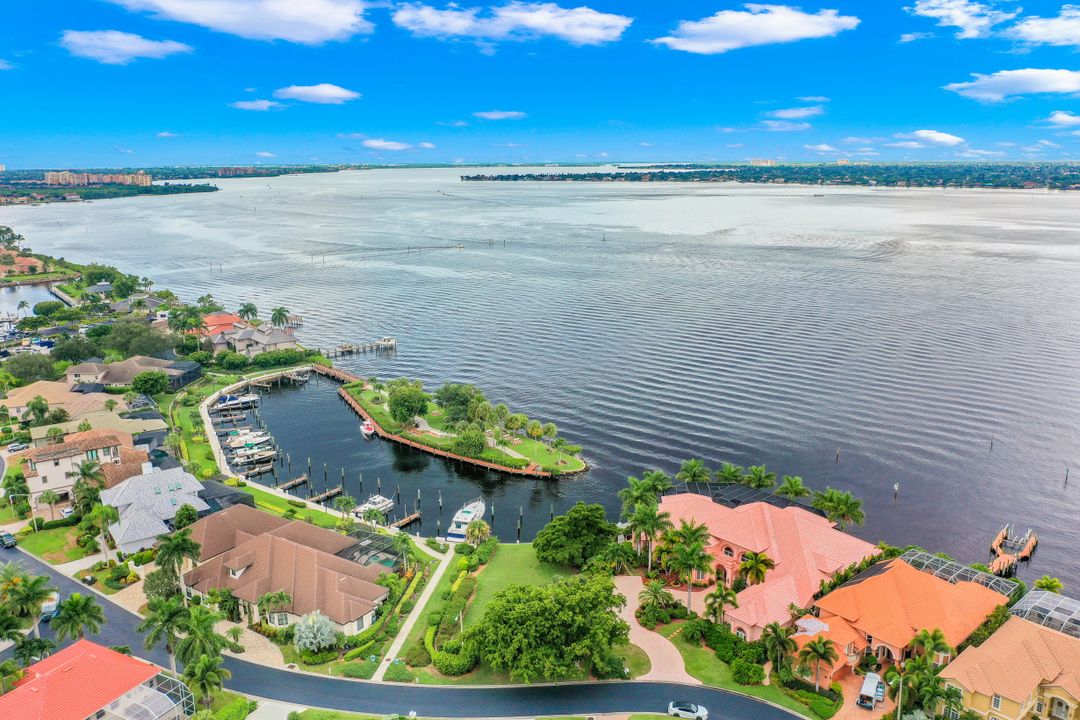 12792 Yacht Club Cir, Fort Myers, FL 33919