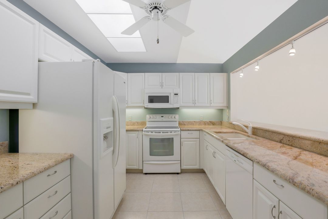 178 Cypress View Dr #C-34, Naples, FL 34113