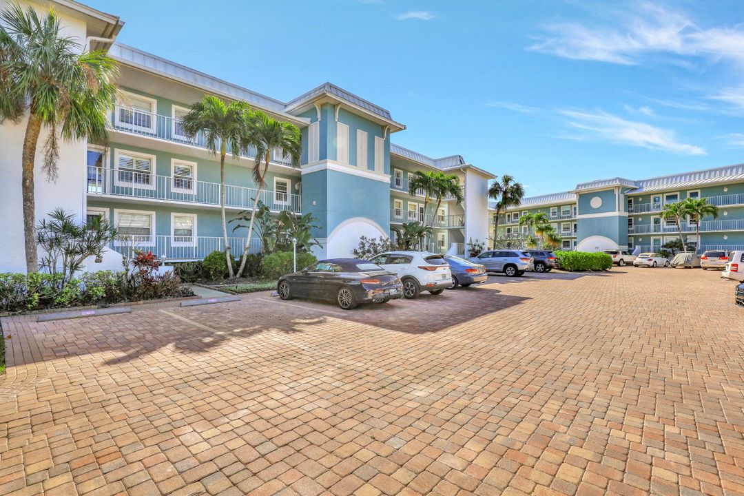 1200 Blue Point Ave a 5, Naples, FL 34102