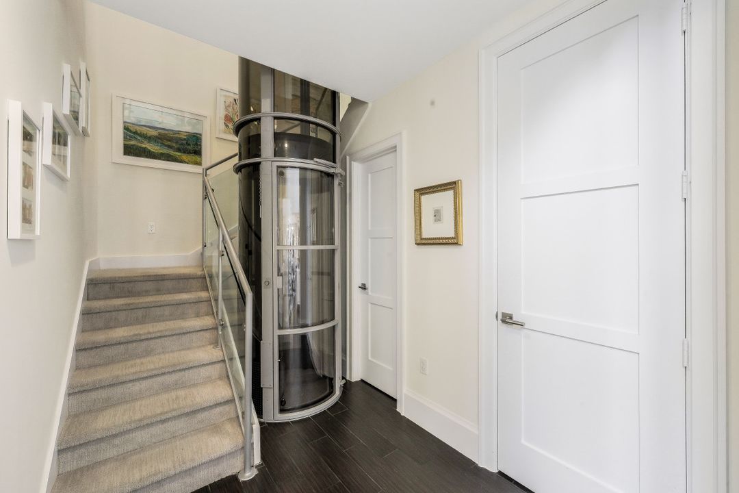 1030 3rd Ave S #105, Naples, FL 34102