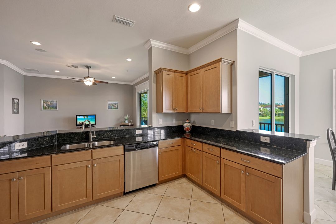 10380 Glastonbury Cir #202, Fort Myers, FL 33913