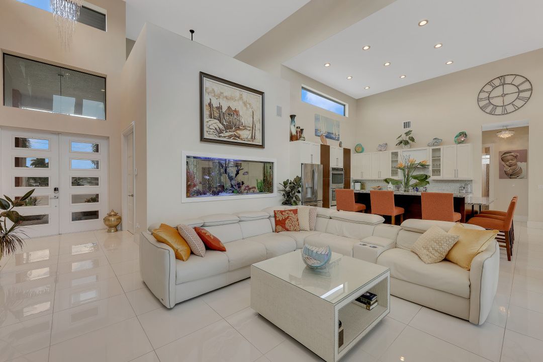 4812 Pelican Blvd, Cape Coral, FL 33914