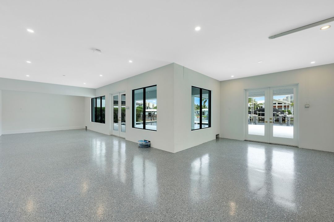 241 Egret Ave, Naples, FL 34108