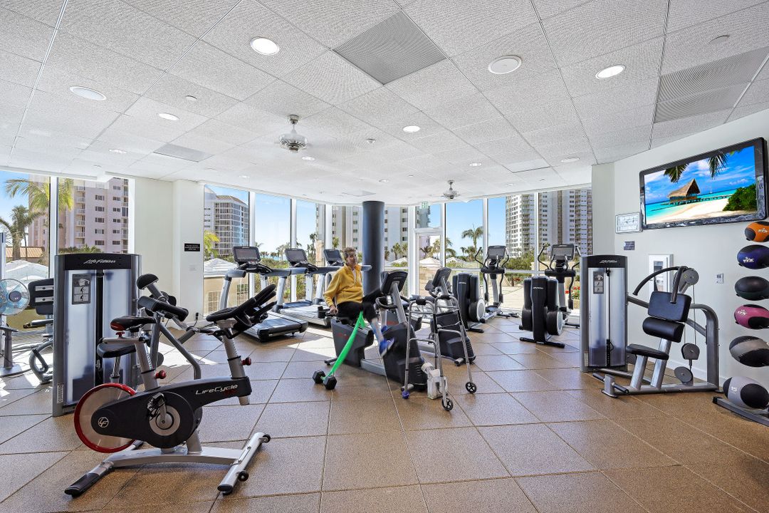 60 Seagate Dr #1204, Naples, FL 34103