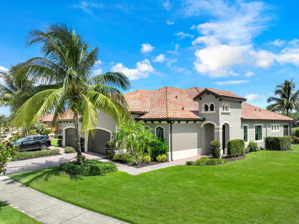 9160 Isla Bella Cir, Bonita Springs, FL 34135