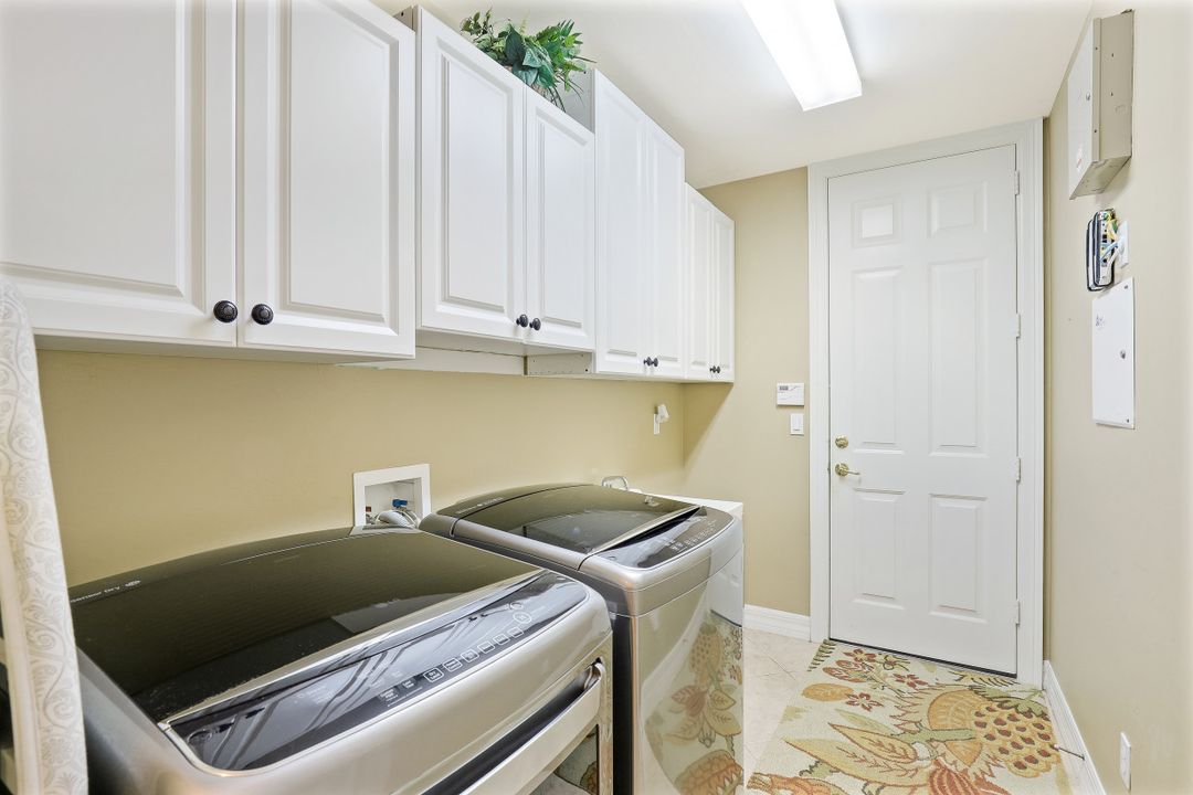 1857 Senegal Date Dr, Naples, FL 34119