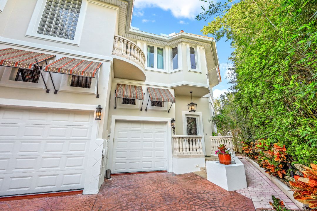 1305 Curlew Ave, Naples, FL 34102