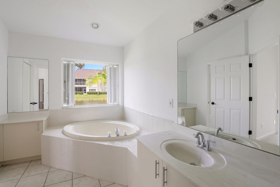 14832 Paradigm Ct, Fort Myers, FL 33919