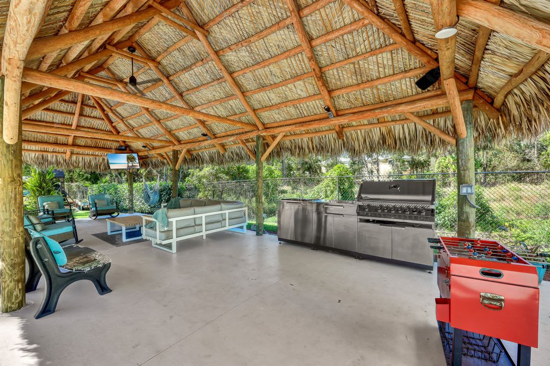 5940 Golden Oaks Ln, Naples, FL 34119