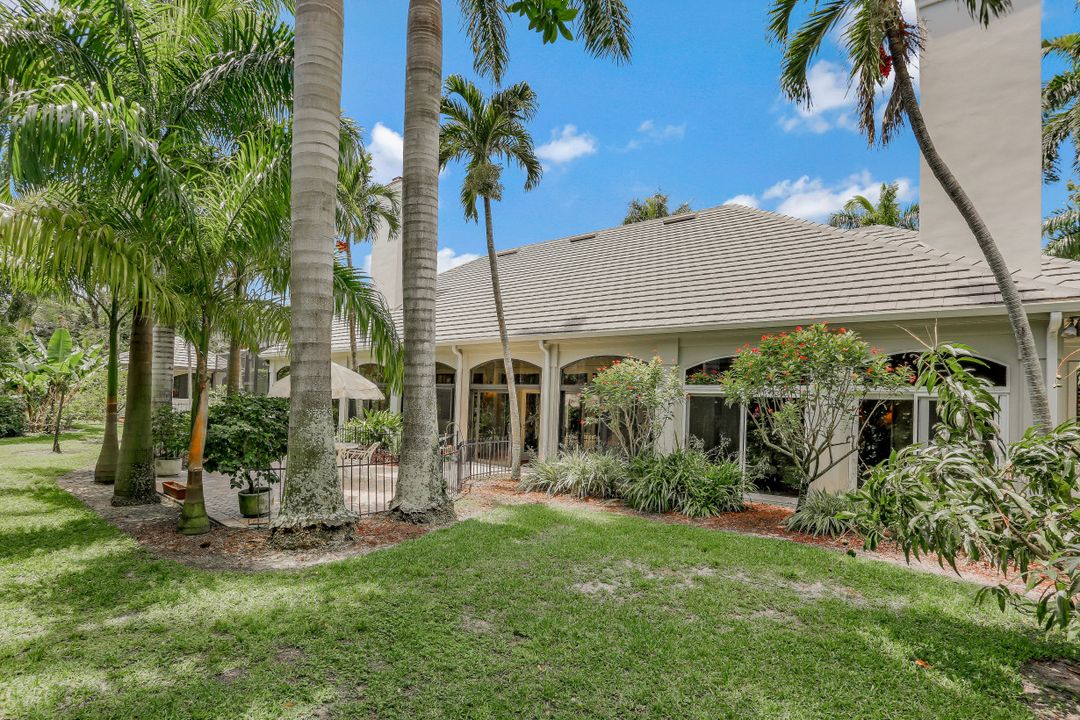 726 Bay Tree Ct, Naples, FL 34108