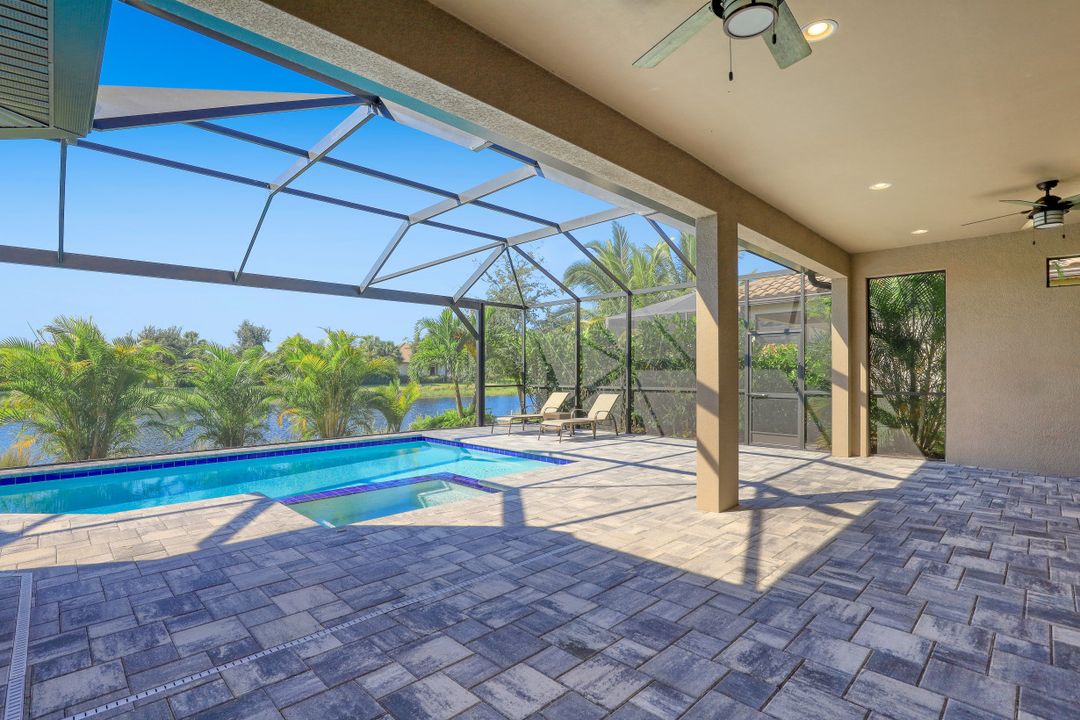 8427 Palacio Terrace S, Naples, FL 34114