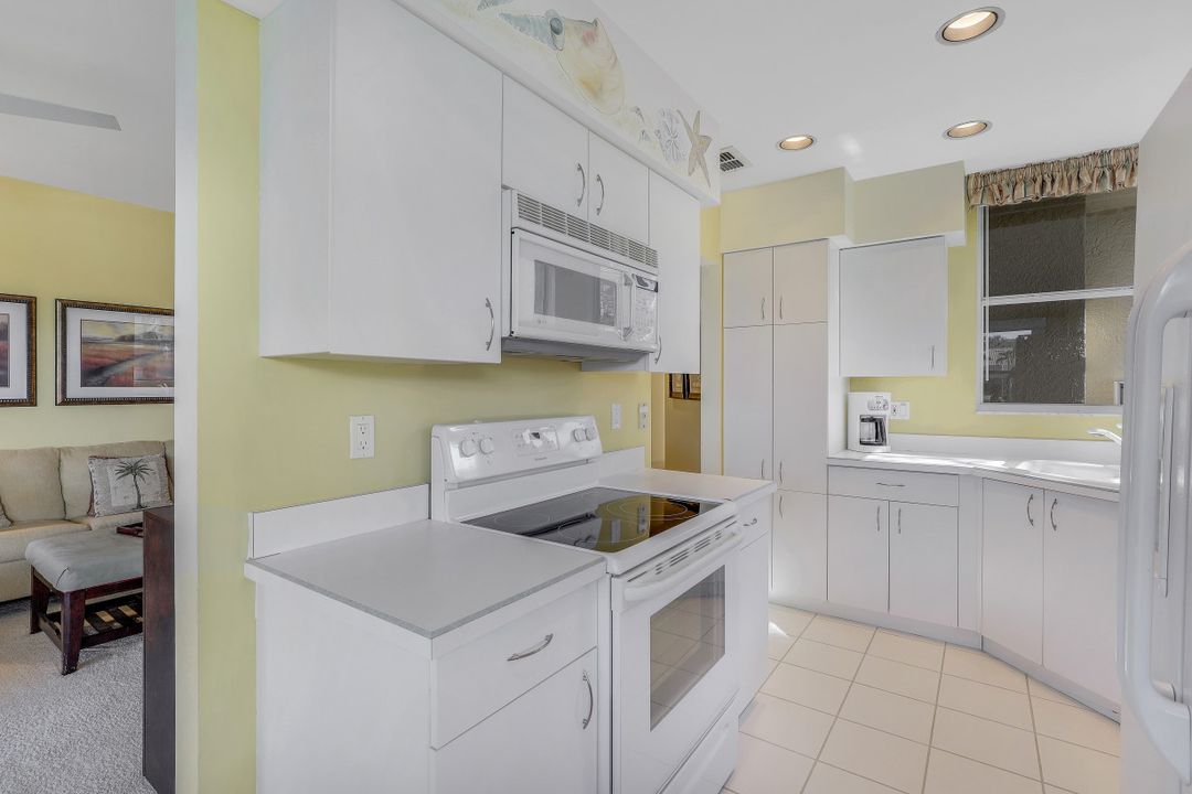 24742 Lakemont Cove Ln #101, Bonita Springs, FL 34134