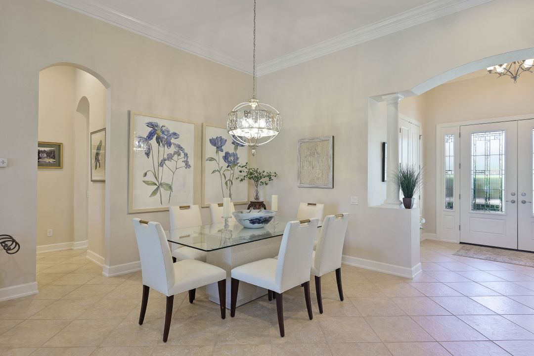 8880 Savona Ct, Naples, FL 34119