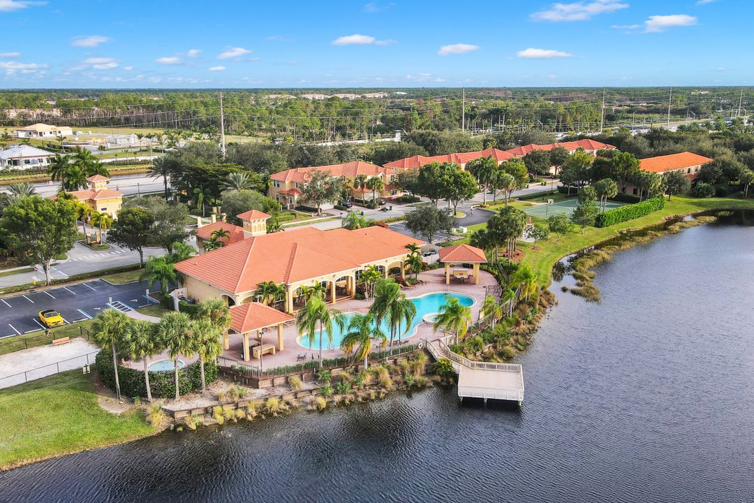 15571 Summit Pl Cir, Naples, FL 34119