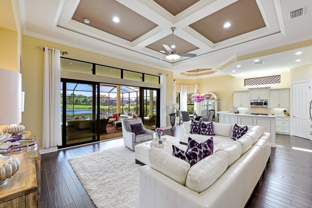 6344 Serano Way, Naples, FL 34113