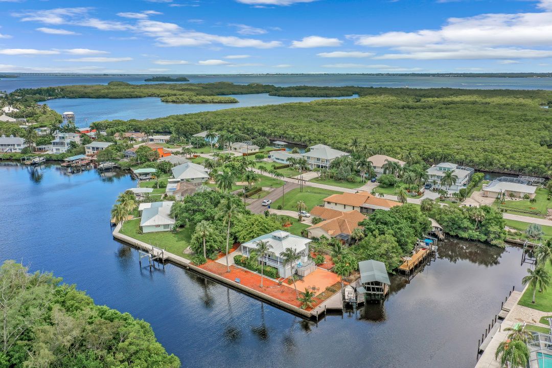 2825 Tern Ct, Saint James City, FL 33956