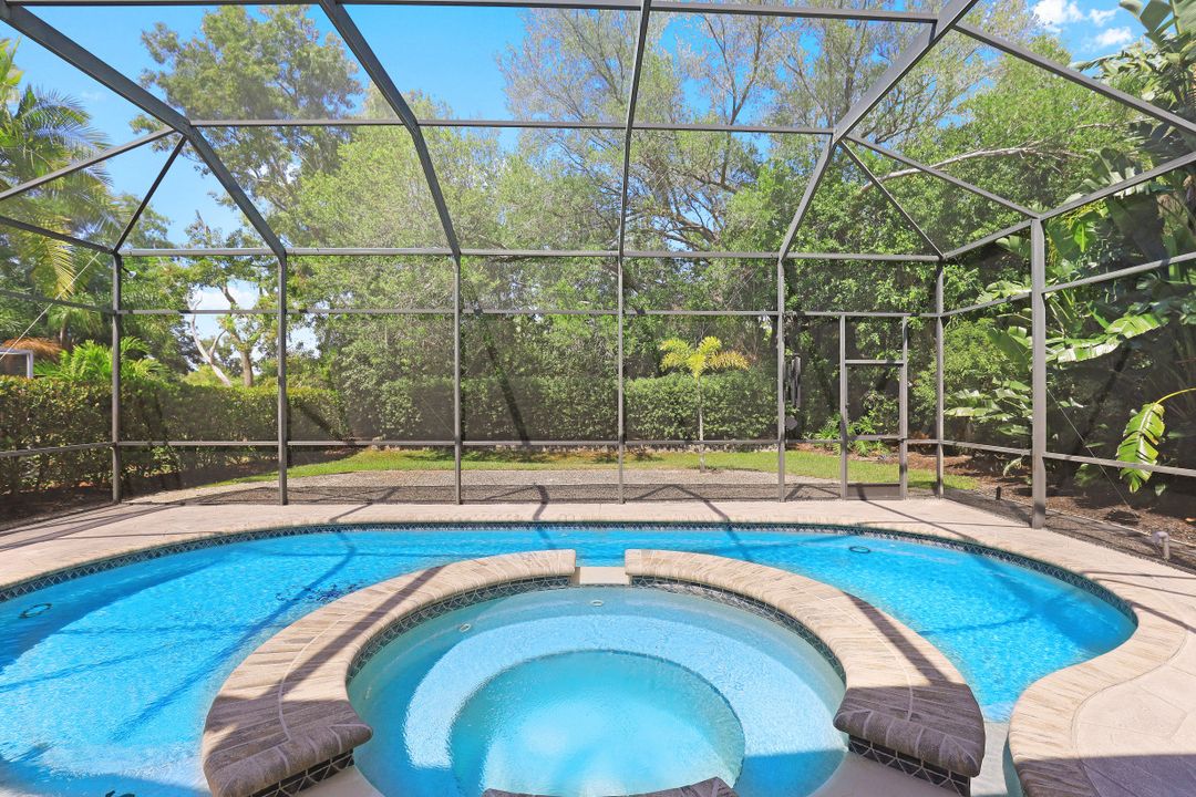 8831 Springwood Ct, Bonita Springs, FL 34135