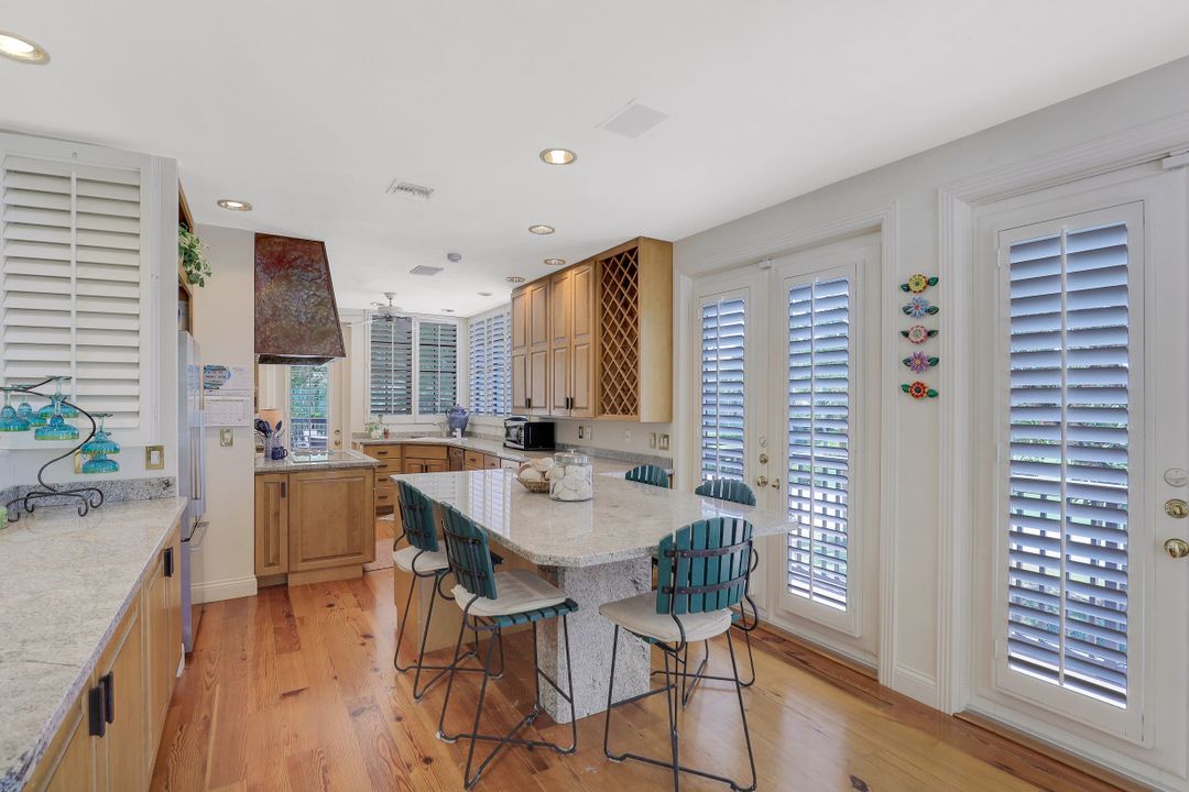 376 Leatherfern Ln, Marco Island, FL 34145