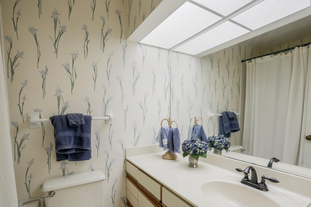 27006 Oakwood Lake Dr, Bonita Springs, FL 34134