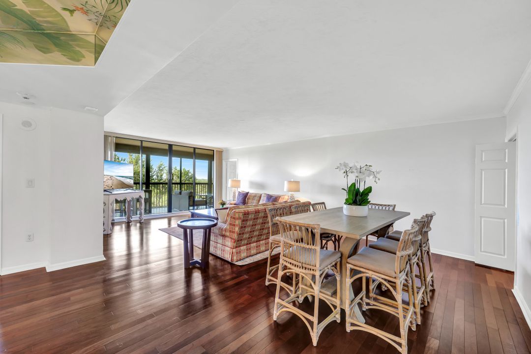 6075 Pelican Bay Blvd #406, Naples, FL 34108