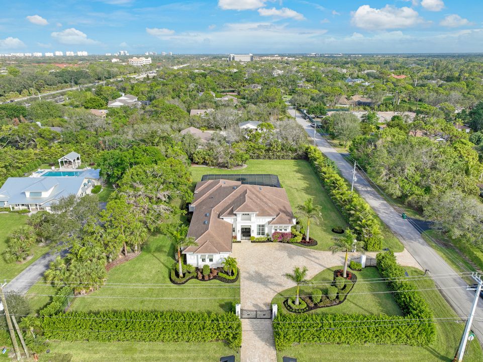 603 West St, Naples, FL 34108