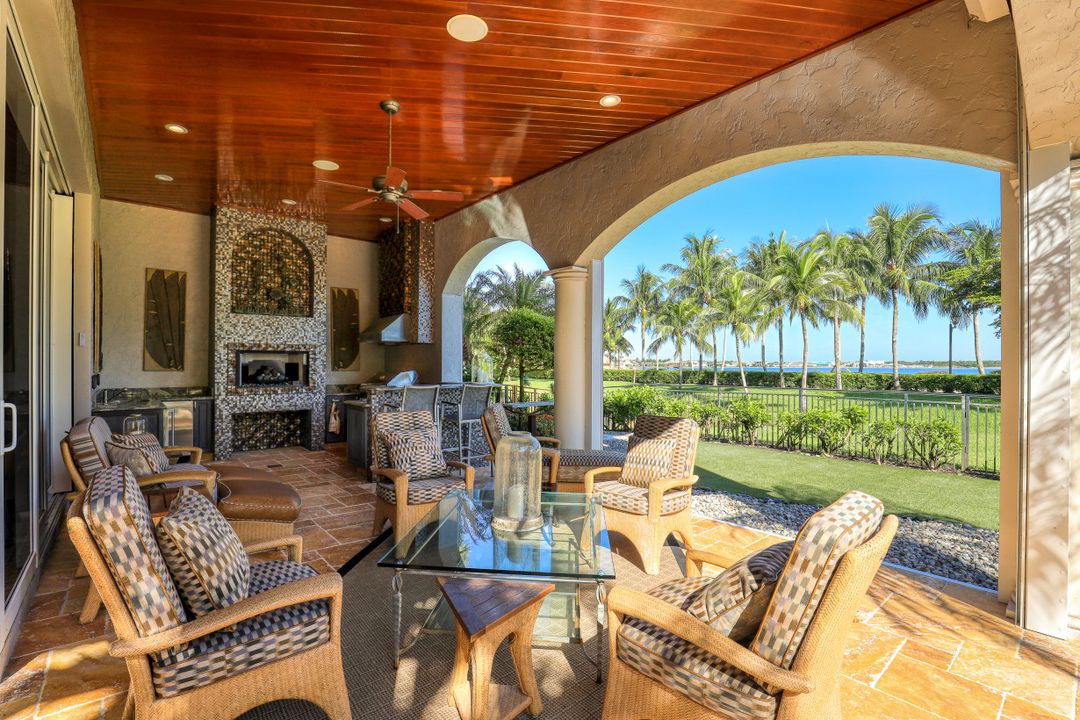 18000 Via Bellamare Ln, Miromar Lakes, FL 33913