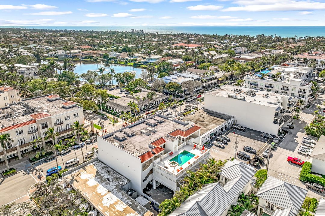 555 5th Ave S, Naples, FL 34102