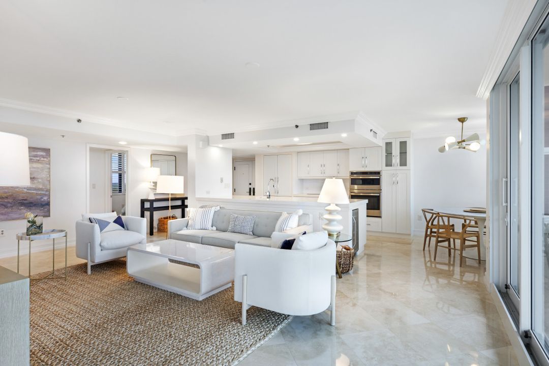 6585 Nicholas Blvd #1103, Naples, FL 34108