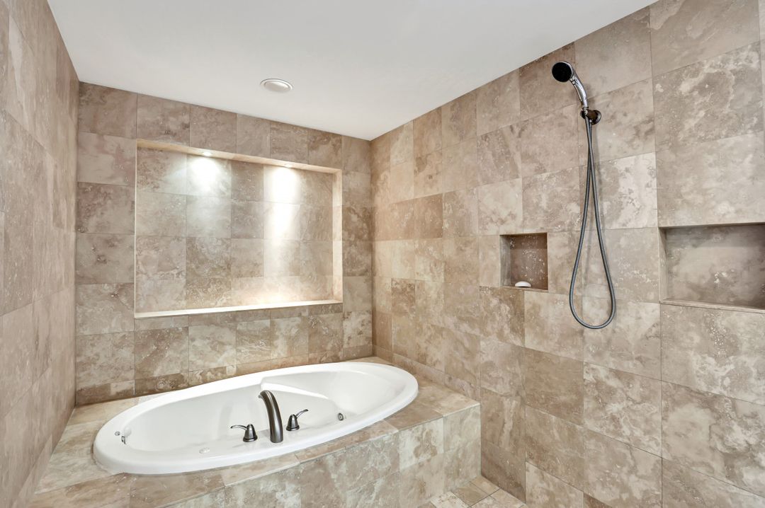 265 Indies Way #1404, Naples, FL 34110