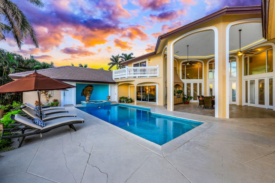 856 Inlet Dr, Marco Island, FL 34145