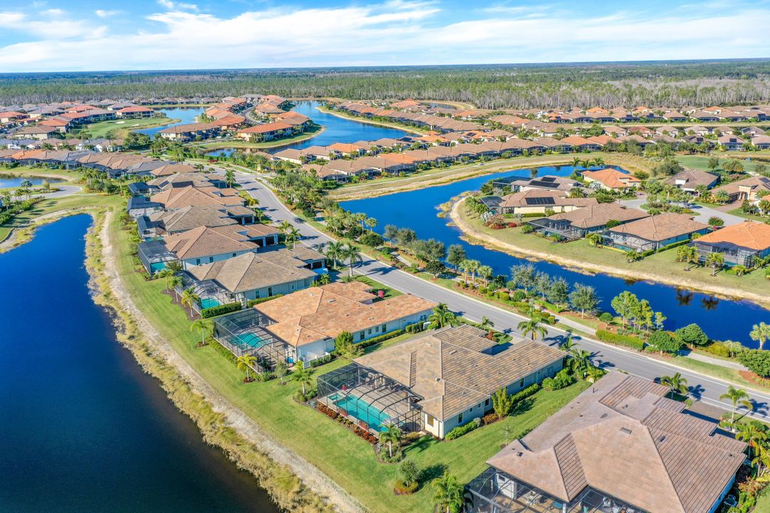 9225 Esplanade Blvd, Naples, FL 34119