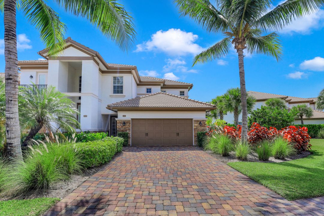 8036 Players Cove Dr #102, Naples, FL 34113