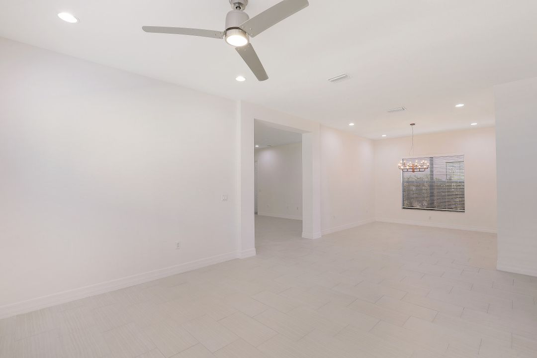 3171 Pacific Dr, Naples, FL 34119