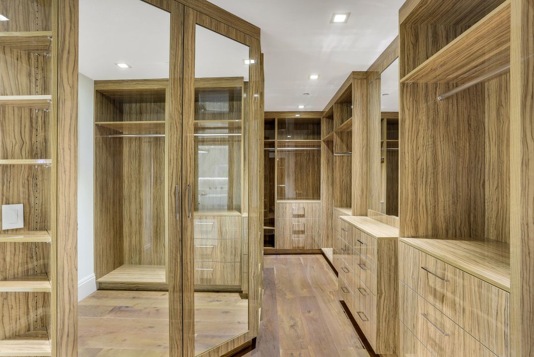 4951 Gulf Shore Blvd N #PH-402, Naples, FL 34103