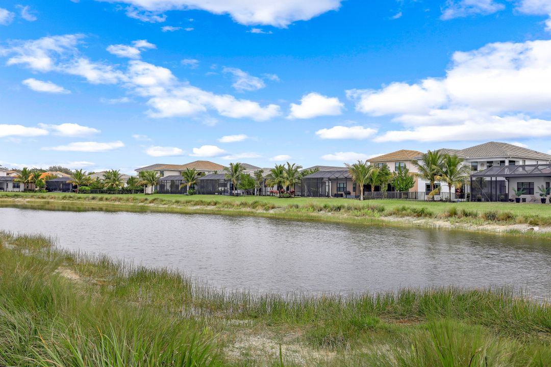 4554 Luminary Ave, Naples, FL 34119