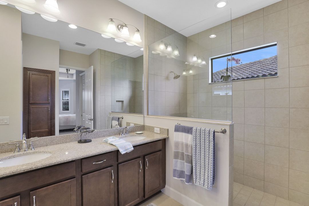 9220 Isla Bella Cir, Bonita Springs, FL 34135