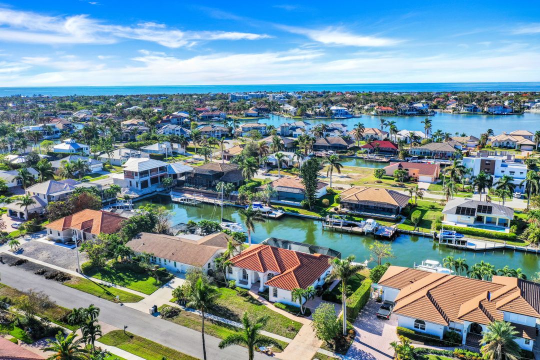 718 Nautilus Ct, Marco Island, FL 34145