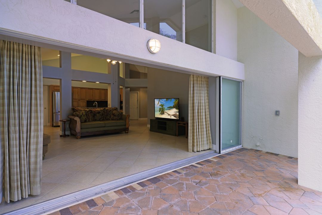 371 Pindo Palm Dr, Naples, FL 34104