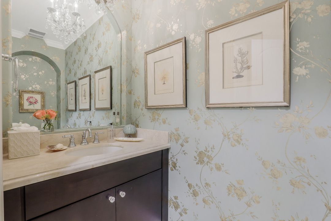 2542 Marquesa Royale Ln #301, Naples, FL 34109